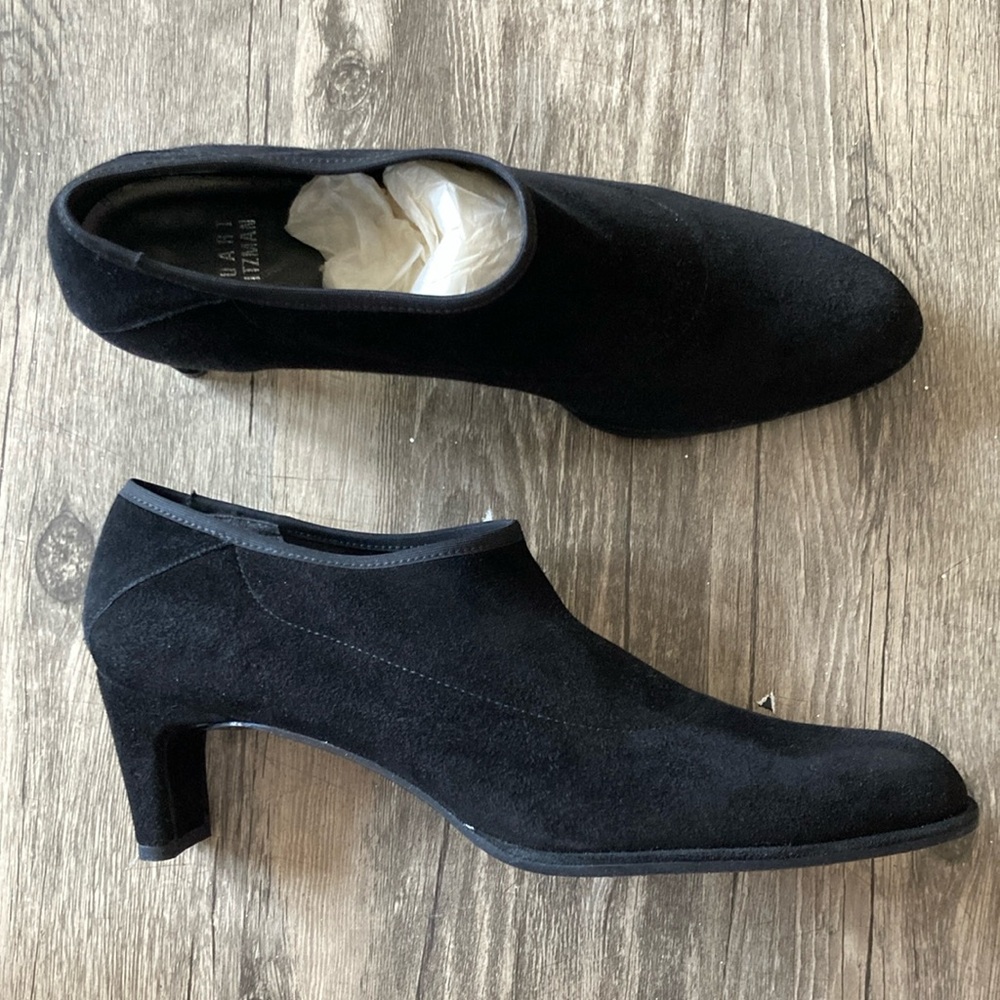 Stuart Weitzman suede heeled booties. Size 8.5